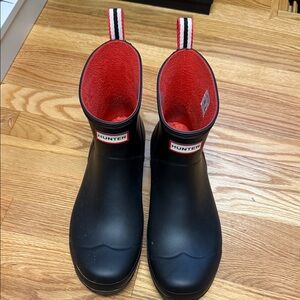 Hunter Black Chelsea Boots with Red Lining